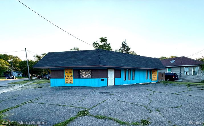 Pictures of Mixed Use property located at 4126 W Fenton Road, Flint, MI 48507 for sales - image #1