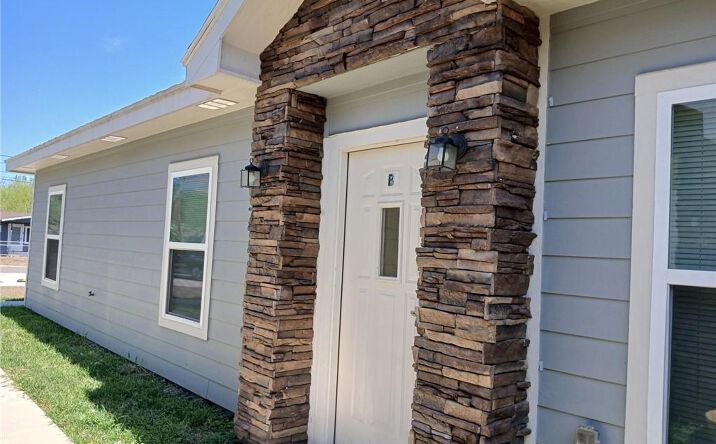 Pictures of Multifamily property located at 605 W Cypress Avenue, La Feria, TX 78559 for sales - image #1