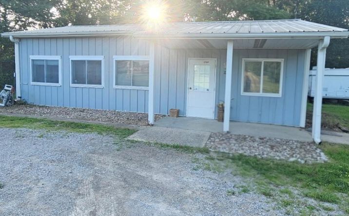 Pictures of Land property located at 1099 N 18th Street, Centerville, IA 52544 for sales - image #1