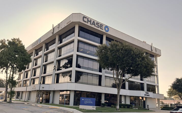 Pictures of Office property located at 1600 E PIONEER PKWY, ARLINGTON, TX 76010-6542 for sales - image #1