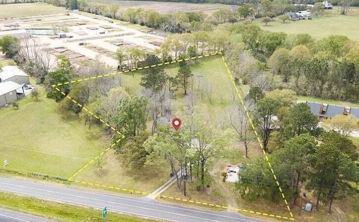 Pictures of Land property located at 4911 NW EVANGELINE TRWY, CARENCRO, LA 70520-5132 for sales - image #1