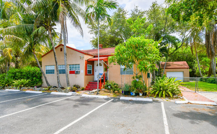 Pictures of Multifamily property located at 1111 NE FIFTH TER, FORT LAUDERDALE, FL 33304-4914 for sales - image #1
