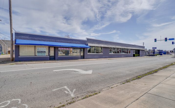 Pictures of Office, Retail property located at 1815 N A St, Fort Smith, AR 72901 for sales - image #1