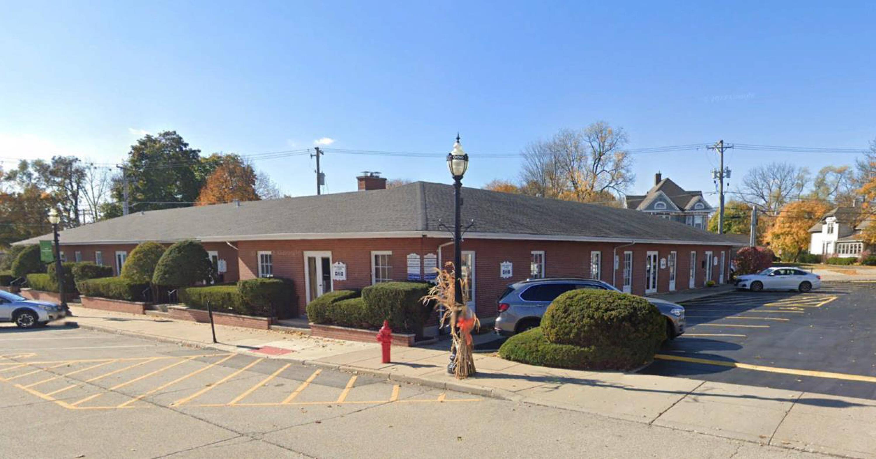 20 Grant St, Crystal Lake, IL 60014
