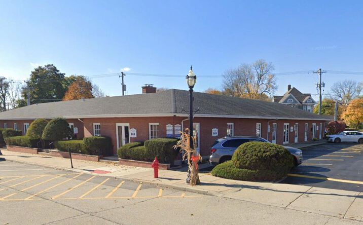 Pictures of Office property located at 20 Grant Street, Crystal Lake, IL 60014 for sales - image #1