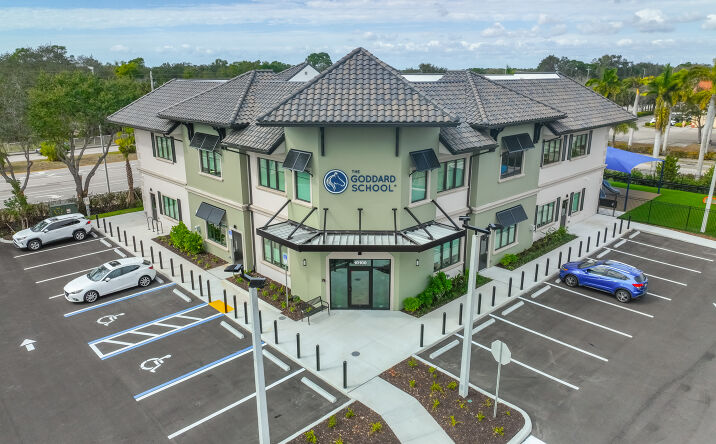Pictures of Retail property located at 10100 ARCOS AVE, ESTERO, FL 33928-3531 for sales - image #1