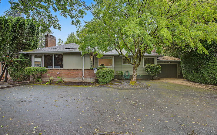 Pictures of Office property located at 10423 SE 23RD AVE, MILWAUKIE, OR 97222-7516 for sales - image #1