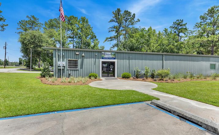 Pictures of Industrial property located at 1420 Gornto Rd, Valdosta, GA 31602 for sales - image #1