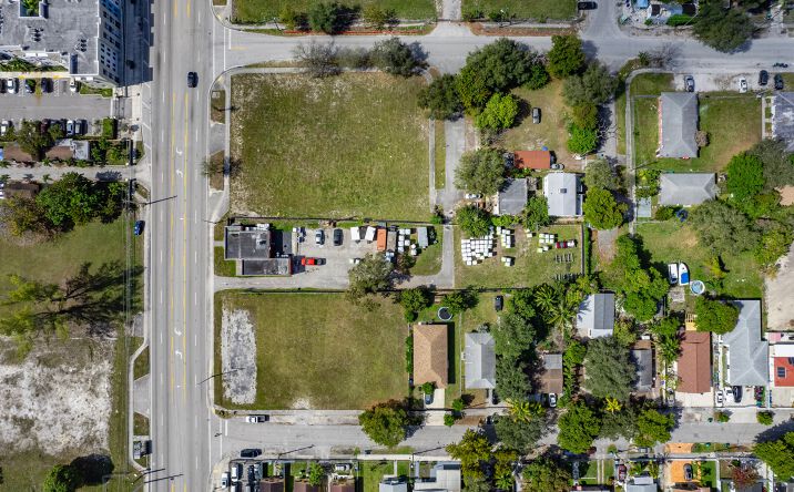 Pictures of Retail, Mixed Use property located at 1113 Northwest 79th Street, Miami, FL 33150 for sales - image #1