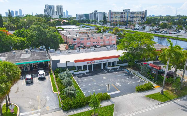 Pictures of Retail property located at 16635 Northeast 19th Avenue, North Miami Beach, FL 33162 for sales - image #1