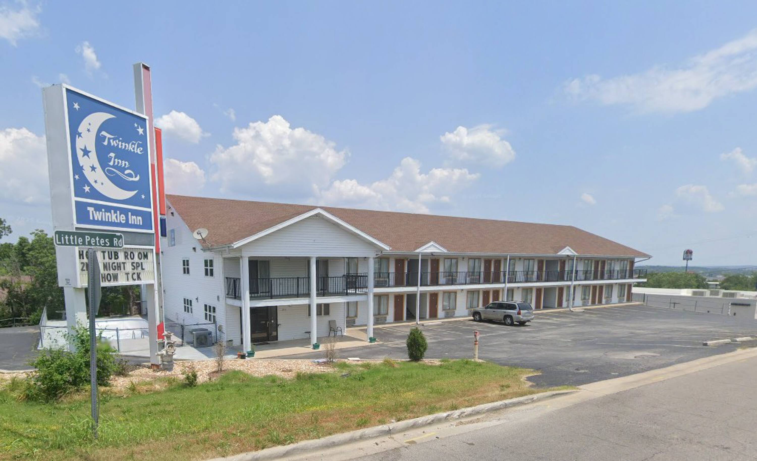 3775 W 76 Country Blvd, Branson, MO 65616