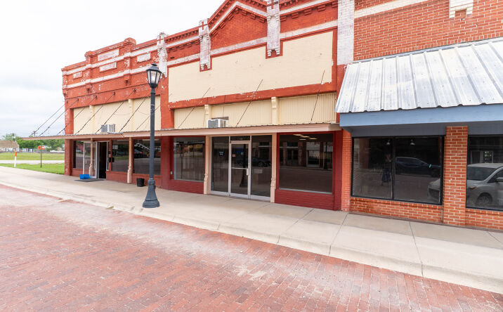 Pictures of Retail, Office, Mixed Use property located at 110 East Clark Street, Bartlett, TX 76511 for sales - image #1