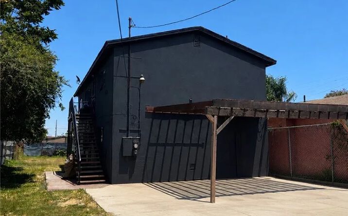Pictures of Multifamily property located at 10974 Willowbrook Avenue, Los Angeles, CA 90059 for sales - image #1