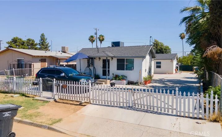 Pictures of Multifamily property located at 1229 Jeffrey, Bakersfield, CA 93305 for sales - image #1