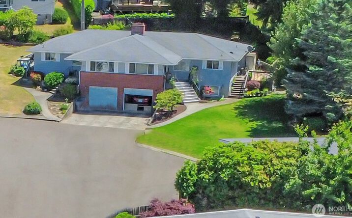 Pictures of Multifamily property located at 1917 Willow Ln W, University Place, WA 98466 for sales - image #1