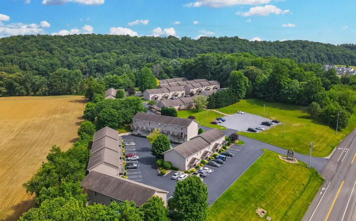 Pictures of Multifamily property located at 3300 Boones Creek Village Court, Jonesborough, TN 37659 for sales - image #1