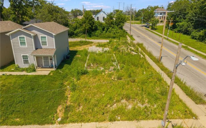 Pictures of Land, Multifamily property located at 3900 Park Avenue, Kansas City, MO 64130 for sales - image #1