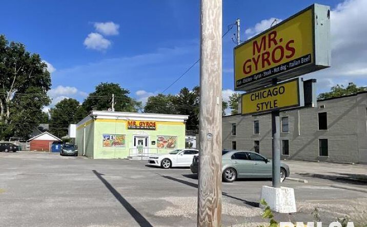 Pictures of Retail property located at 2126 S MACARTHUR Boulevard, Springfield, IL 62704 for sales - image #1