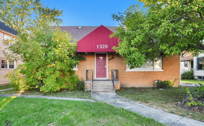 Pictures of Office property located at 1328 Main Street, Crete, IL 60417 for sales - image #1