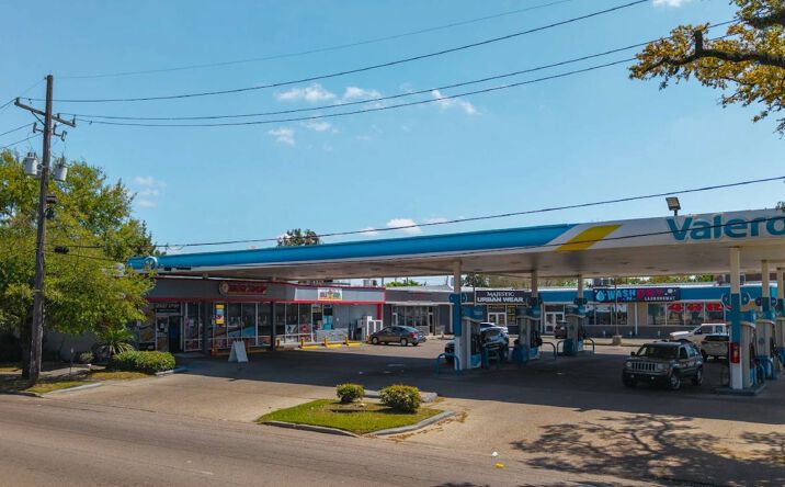 Pictures of Retail property located at 3411 South Carrollton Avenue, New Orleans, LA 70125 for sales - image #1