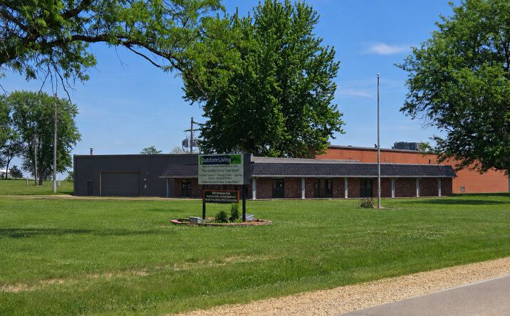 Pictures of Industrial property located at 400 South Railroad Street, Warren, IL 61087 for sales - image #1