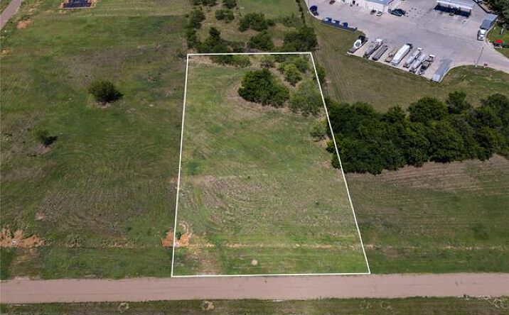 Pictures of Land property located at Lot 5 Lakewood Drive, Whitney, TX 76692 for sales - image #1