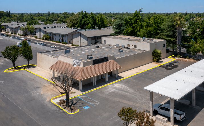 Pictures of Retail property located at 4309 North Cedar Avenue, Fresno, CA 93726 for sales - image #1
