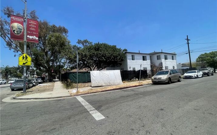 Pictures of Multifamily property located at 103 E 118th, Los Angeles, CA 90061 for sales - image #1
