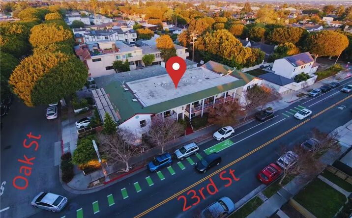 Pictures of Multifamily property located at 2302 Oak Street, Santa Monica, CA 90405 for sales - image #1