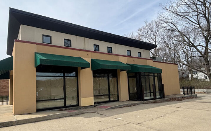 Pictures of Retail property located at 2003 W Monroe St, Springfield, IL 62704 for sales - image #1