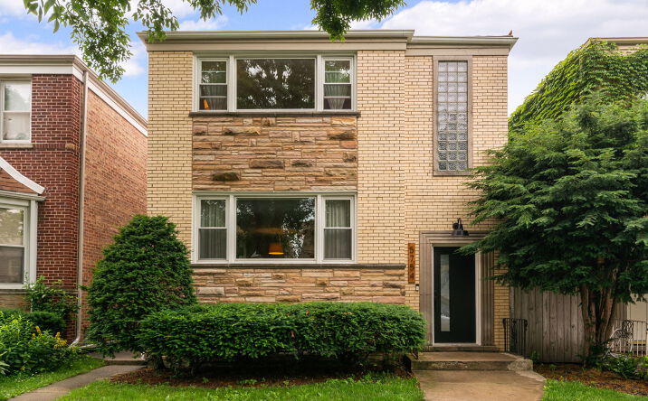 Pictures of Multifamily property located at 5754 N Christiana Avenue, Chicago, IL 60659 for sales - image #1