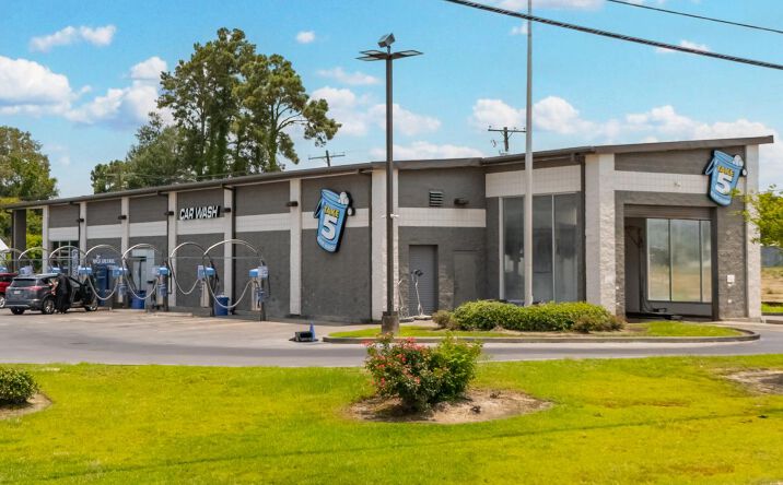 Pictures of Retail property located at 2900 Macarthur Drive, West Orange, TX 77630 for sales - image #1