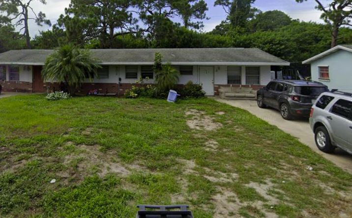 Pictures of Multifamily property located at 902 N Lake Drive, Fort Pierce, FL 34982 for sales - image #1