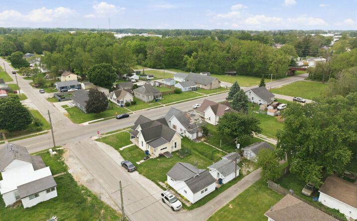 Pictures of Multifamily property located at 105 W 36th Street, Marion, IN 85713, 715 E 30th Street, Marion, IN 21218-2130, 723 E 30th Street, Marion, IN 33013-3330 for sales - image #1