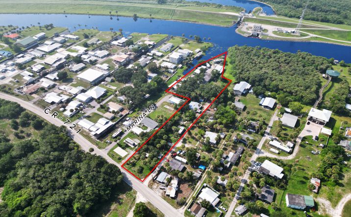 Pictures of Multifamily, Mobile Home Park property located at 1069 Marina Lane, Moore Haven, FL 33471 for sales - image #1