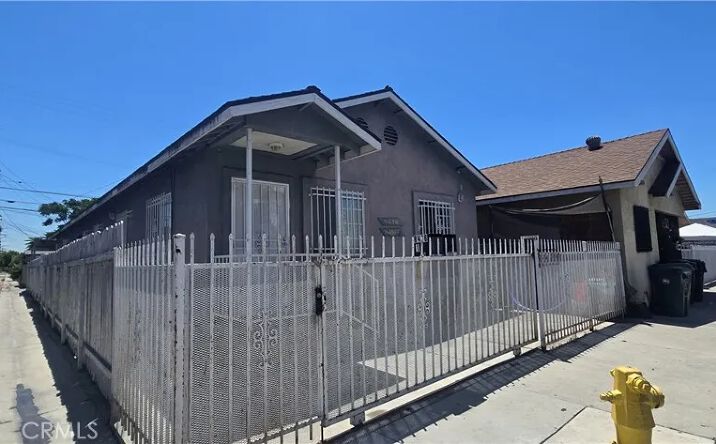 Pictures of Multifamily property located at 8416 Graham, Los Angeles, CA 90001 for sales - image #1