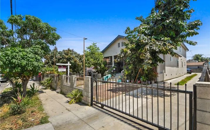 Pictures of Multifamily property located at 232 E 47th, Los Angeles, CA 90011 for sales - image #1