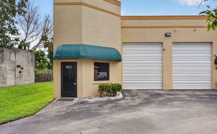 Pictures of Mixed Use, Office, Retail, Industrial property located at 1611 W Mcnab Road 6, Pompano Beach, FL 33069 for sales - image #1