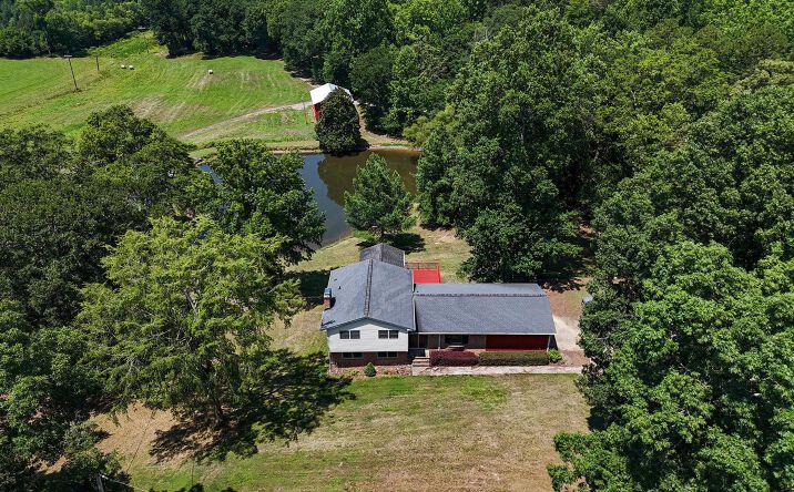 Pictures of Special Purpose, Self Storage, Land property located at 813 Robinson-Clemmer Road, Dallas, NC 28034 for sales - image #1