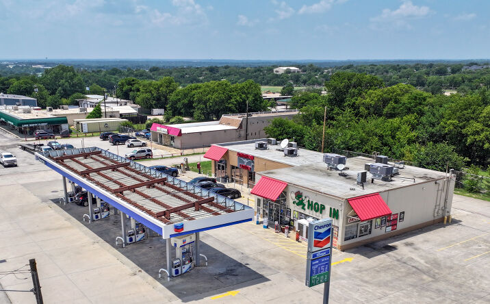 Pictures of Retail property located at 6608 Azle Ave, Lake Worth, TX 76135 for sales - image #1