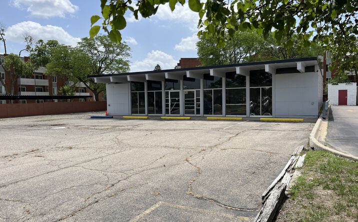 Pictures of Retail property located at 3115 West 13 Mile Road, Royal Oak, MI 48073 for sales - image #1