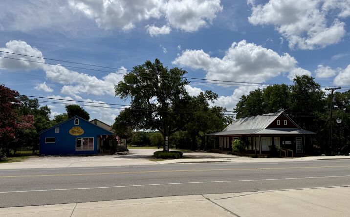 Pictures of Retail, Office property located at 221 North Main Street, Salado, TX 76571 for sales - image #1