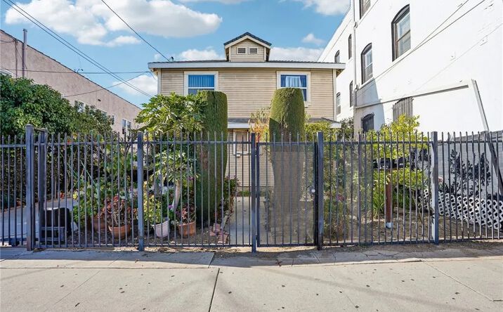Pictures of Multifamily property located at 1503 W Adams, Los Angeles, CA 90007 for sales - image #1