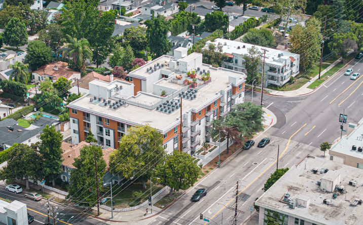 Pictures of Multifamily property located at 10555 Bloomfield Street, Toluca Lake, CA 91602 for sales - image #1