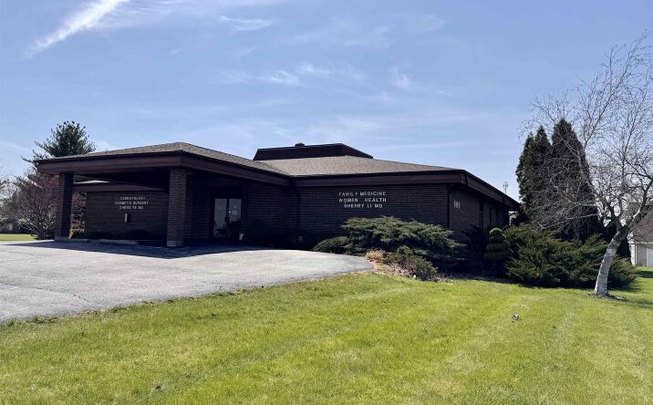 Pictures of Office property located at 909 E GRANT Street, Macomb, IL 61455 for sales - image #1