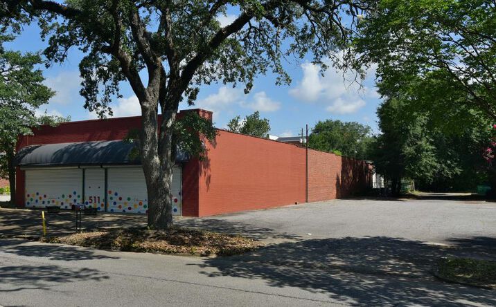 Pictures of Land property located at 511 W Broad Avenue, Albany, GA 31701 for sales - image #1
