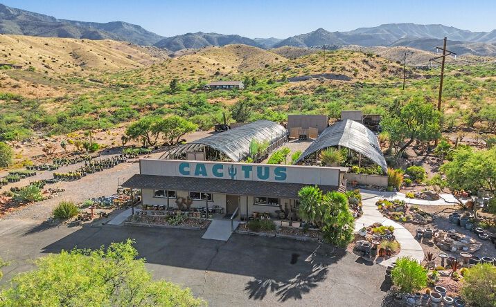 Pictures of Retail, Mixed Use property located at 1011 Wildhorse Lane, Clarkdale, AZ 86324 for sales - image #1