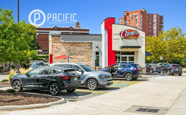 Pictures of Retail property located at 4040 MILL ST, KANSAS CITY, MO 64111-3028 for sales - image #1