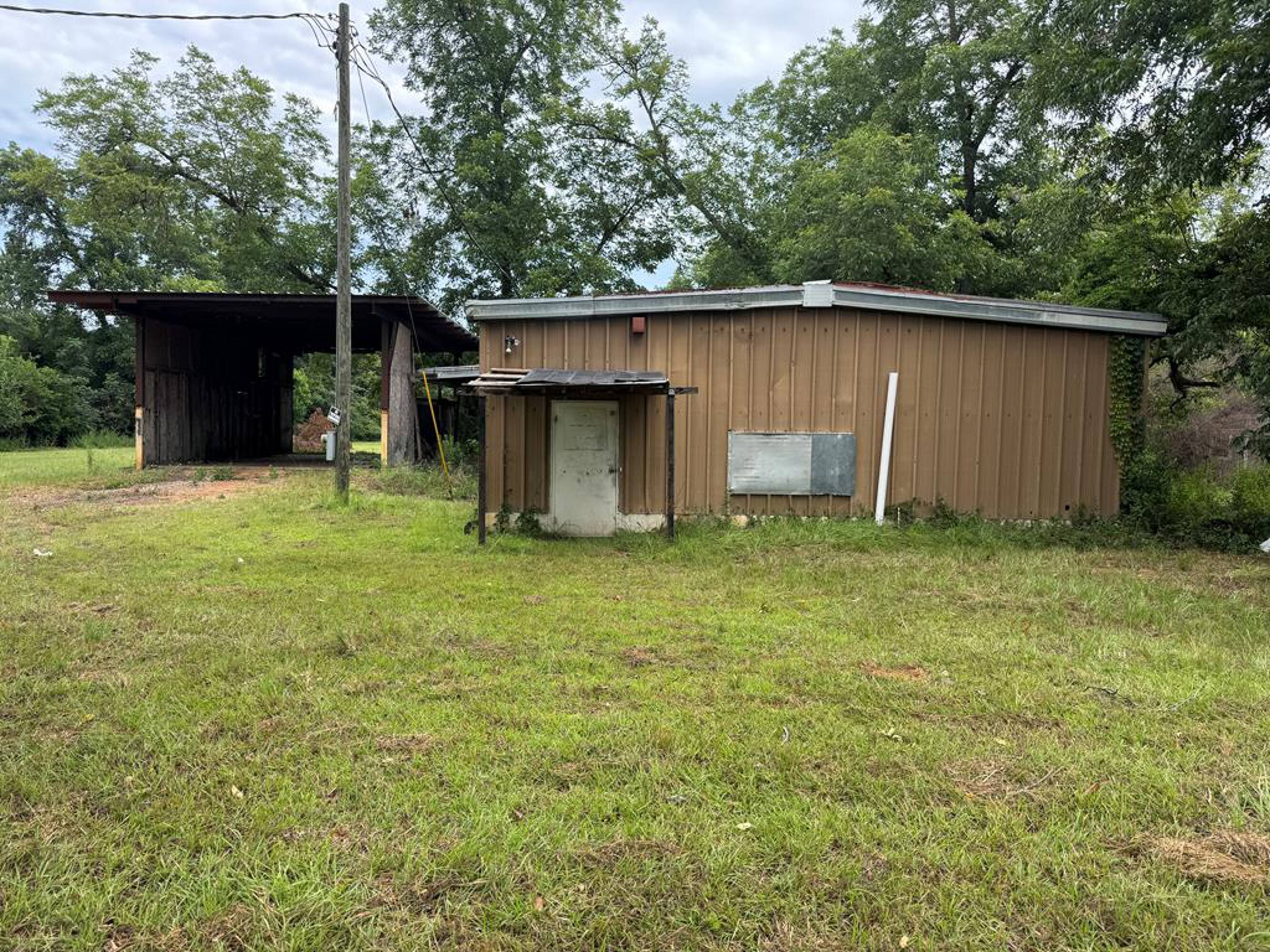 3219 Sylvester Hwy, Albany, GA 31705