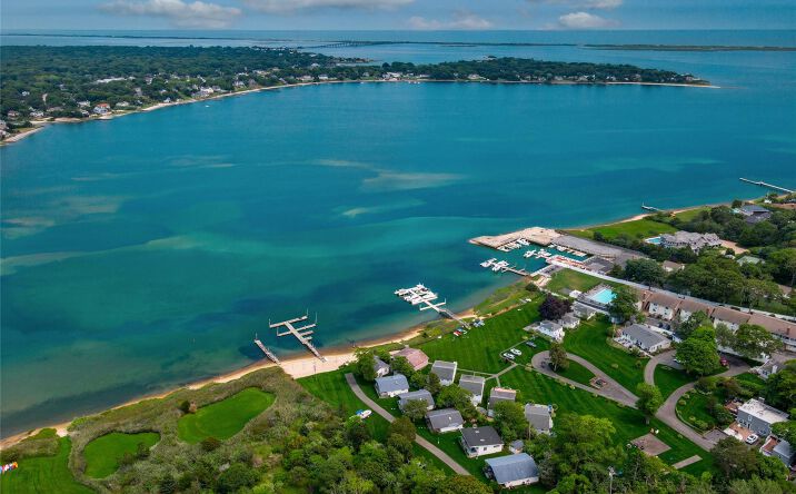 Pictures of Hospitality property located at 71 W Tiana Road, Hampton Bays, NY 11946 for sales - image #1